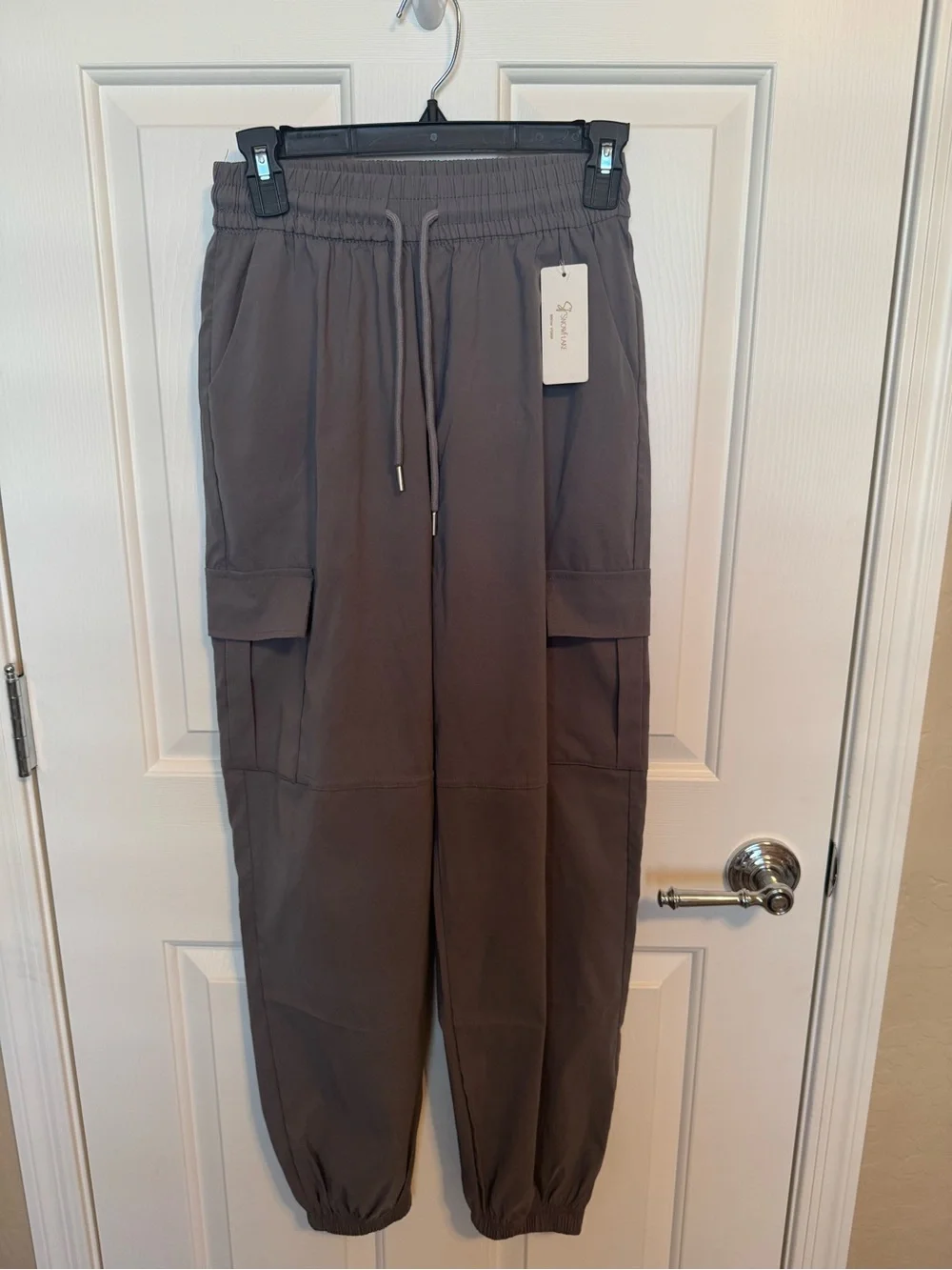 Snowflake Women’s Cargo Jogger Pants Gray Medium/Large
